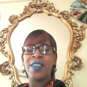 Meet your Posher, Angie